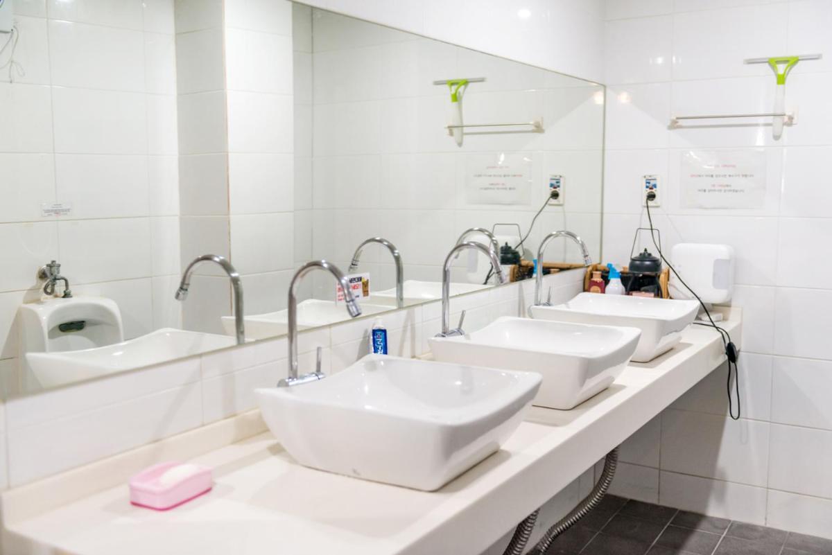 Dongseongro Zero Guesthouse Daegu Zewnętrze zdjęcie